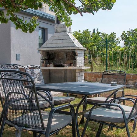 Apartman Olea Pula Exterior photo